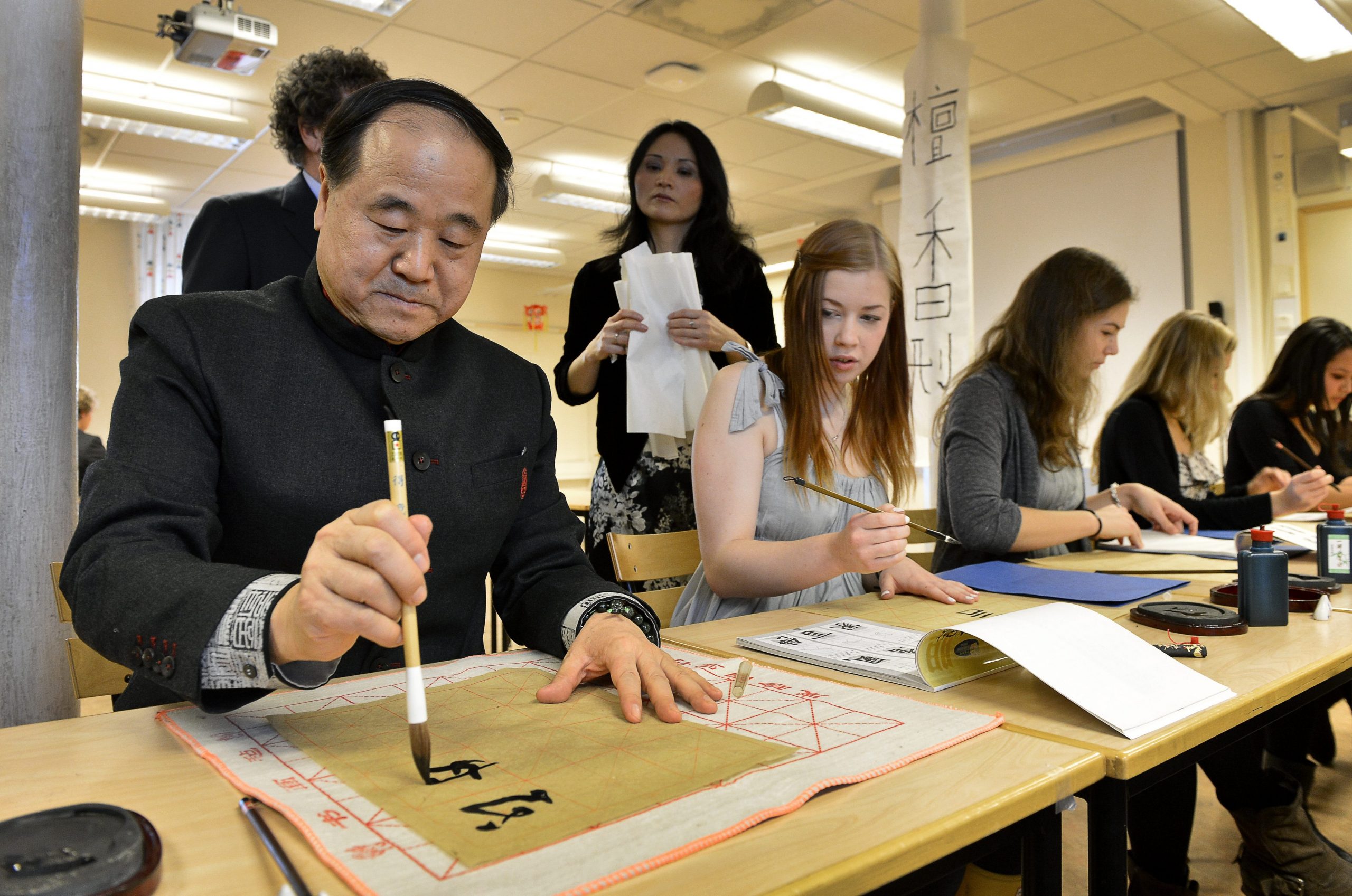 Chinese Nobel winner: Politics a great challenge