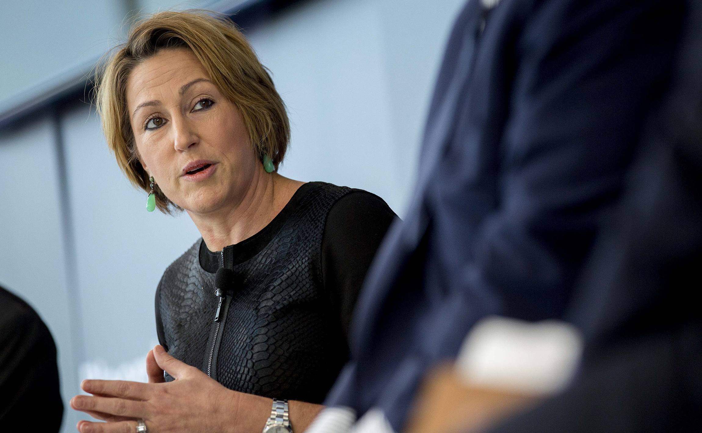 CEO not expected to offer more discounts for EpiPen