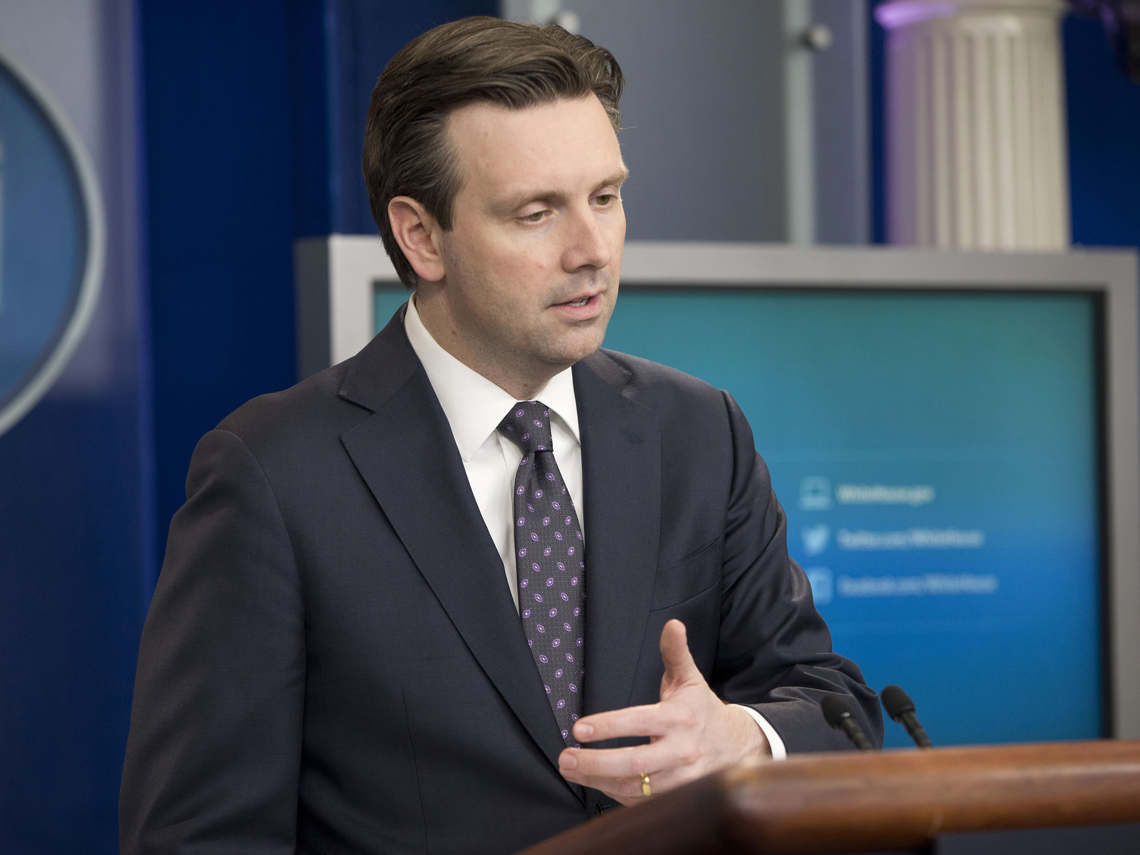 White House cautious over Putin’s pledge to leave Syria