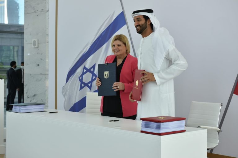 Economy Minister Orna Barbivai and UAE counterpart Abdulla bin Touq Al Marri sign a free trade deal, May 31, 2022.
