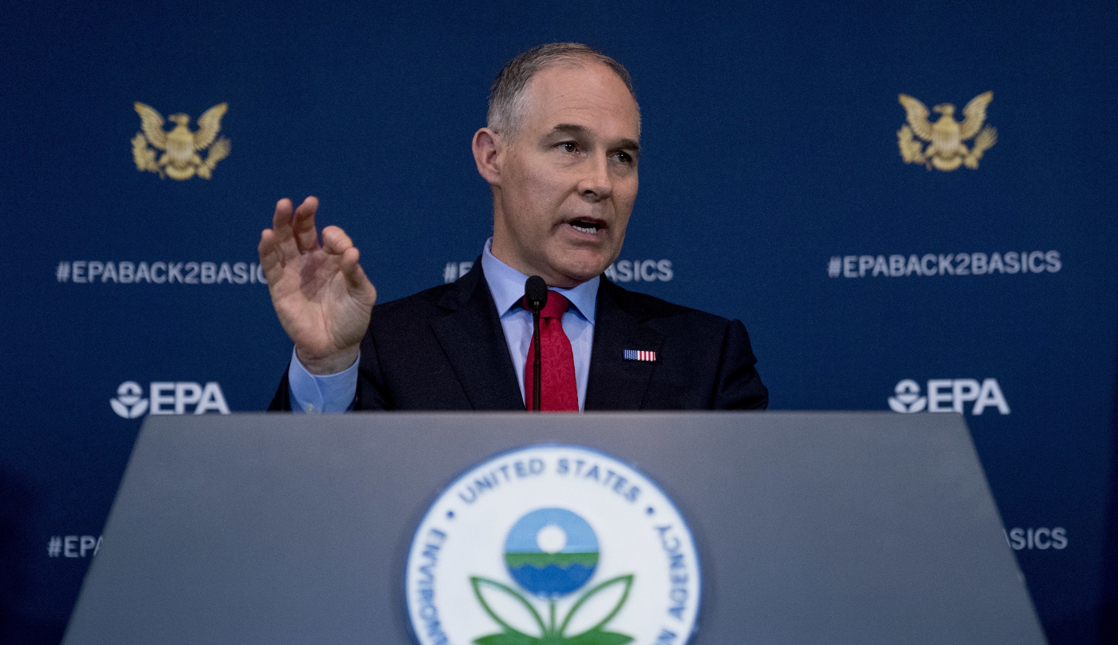 Top Oversight Democrat calls for hearing with Scott Pruitt