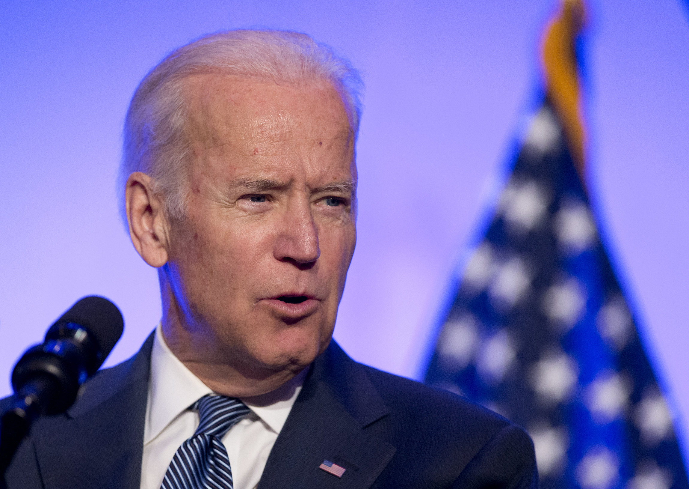 Biden gives strange commemoration to Dallas police