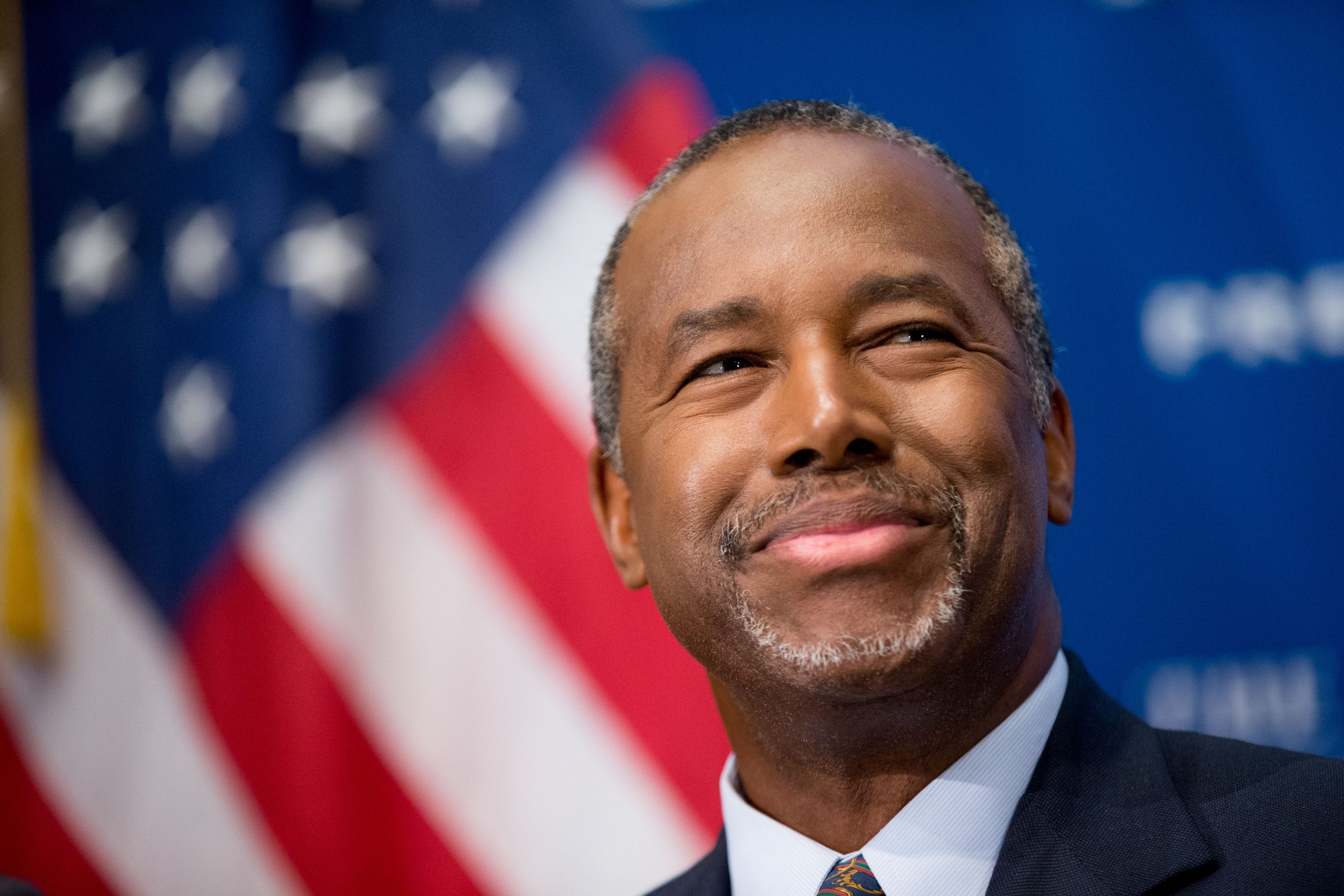 Carson pulls into virtual tie with Trump