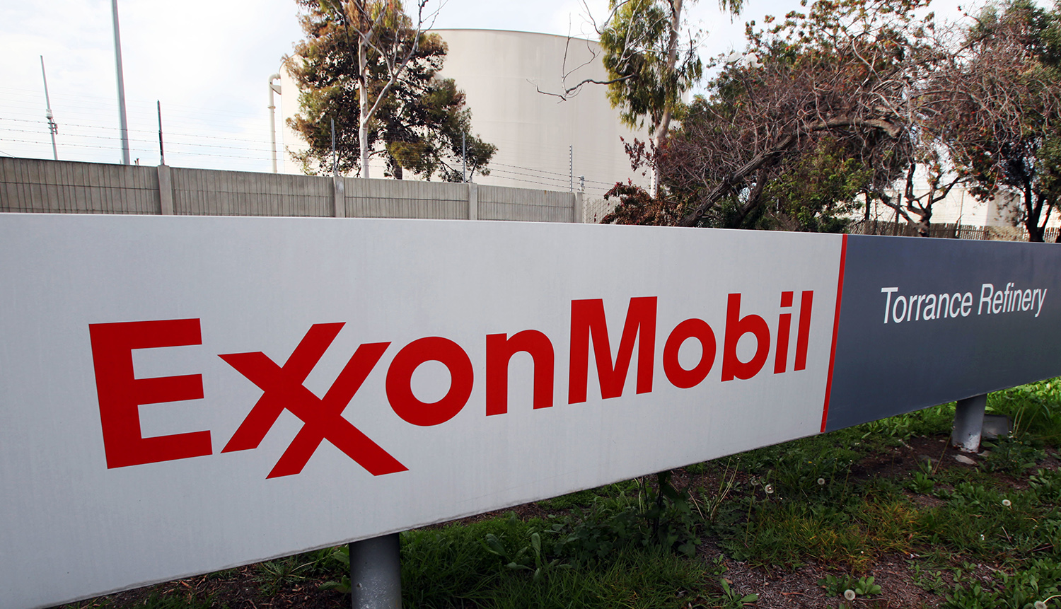 19 Dem senators to slam oil companies