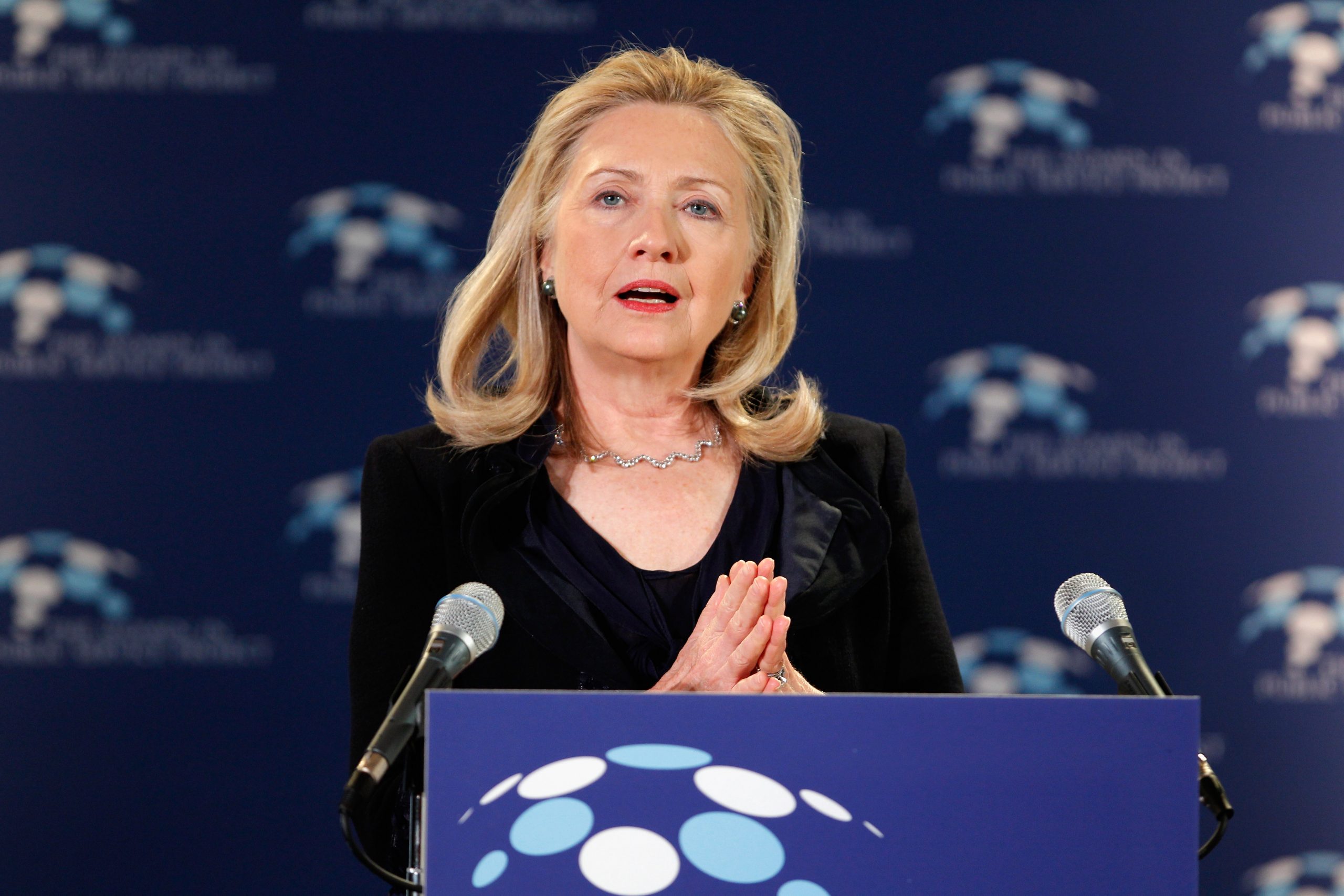 Paper: Clinton emails show ‘bad judgment bordering on recklessness’