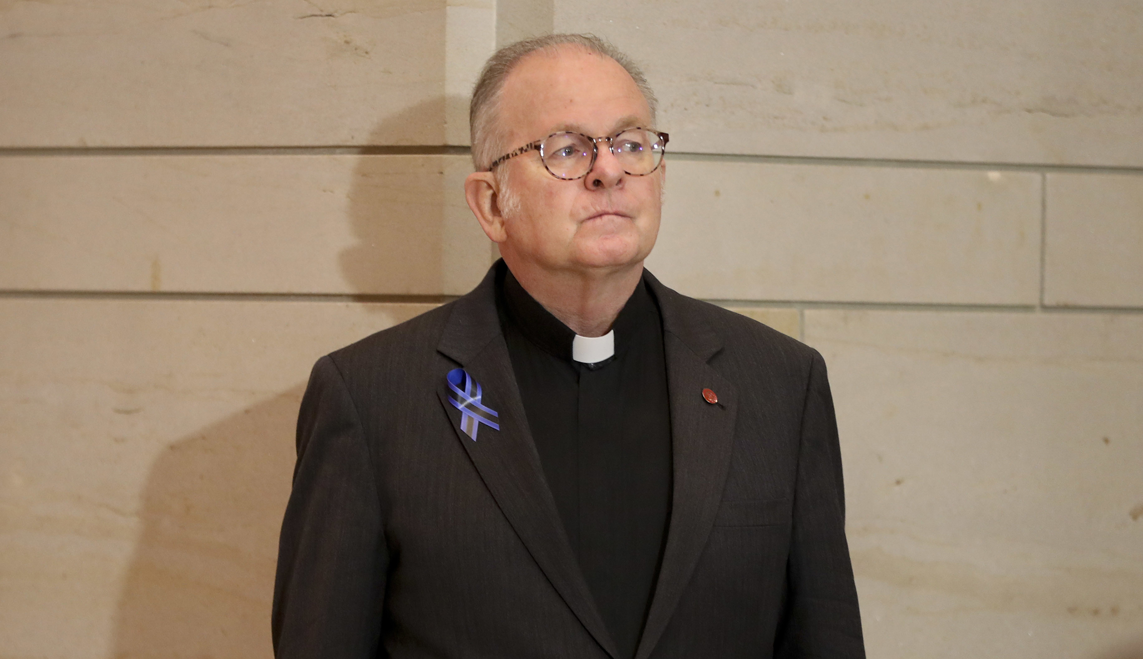 GOP blocks Democratic push to investigate House chaplain’s firing