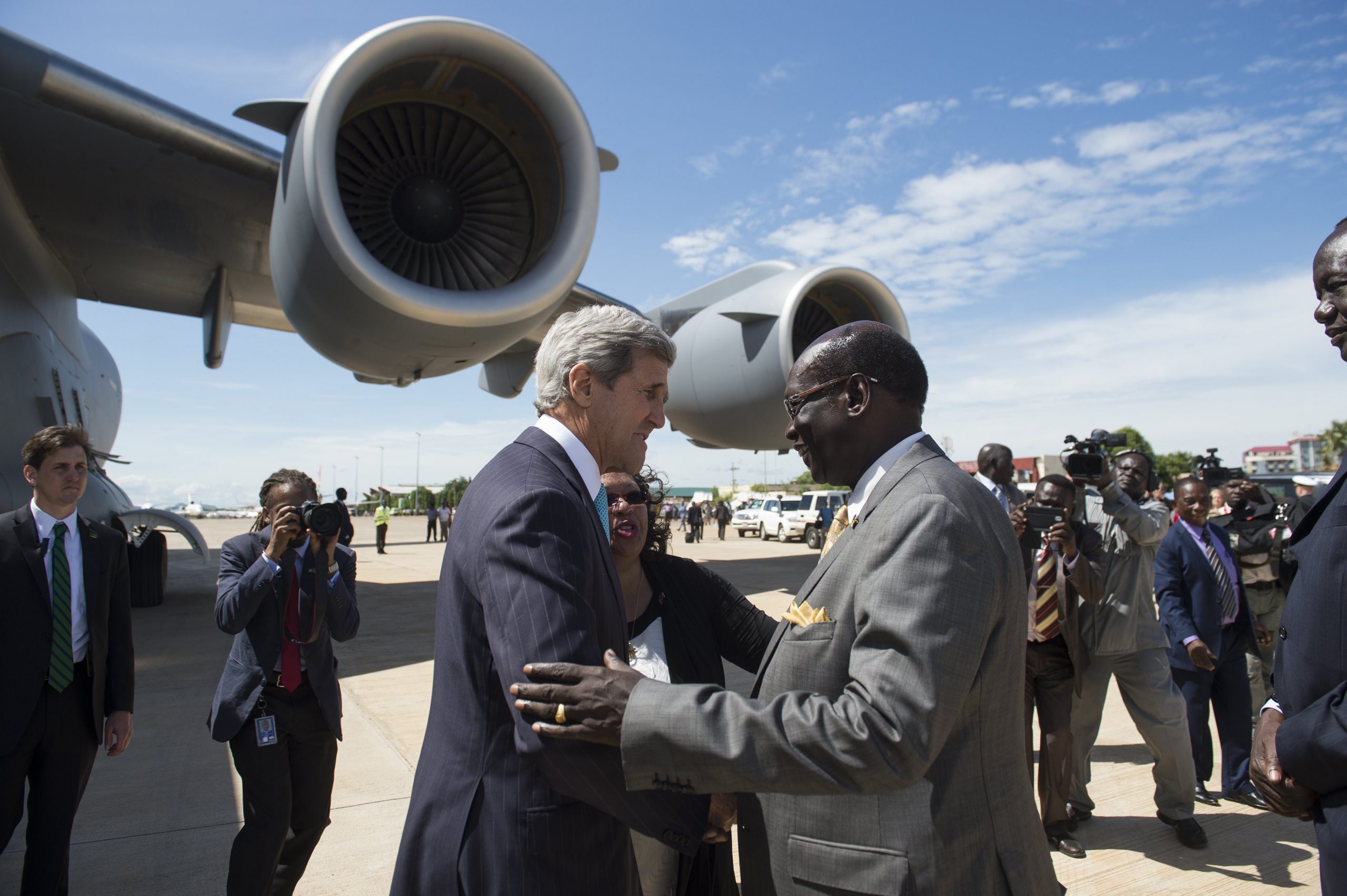 Fierce fight in S. Sudan oil town; rebels counter
