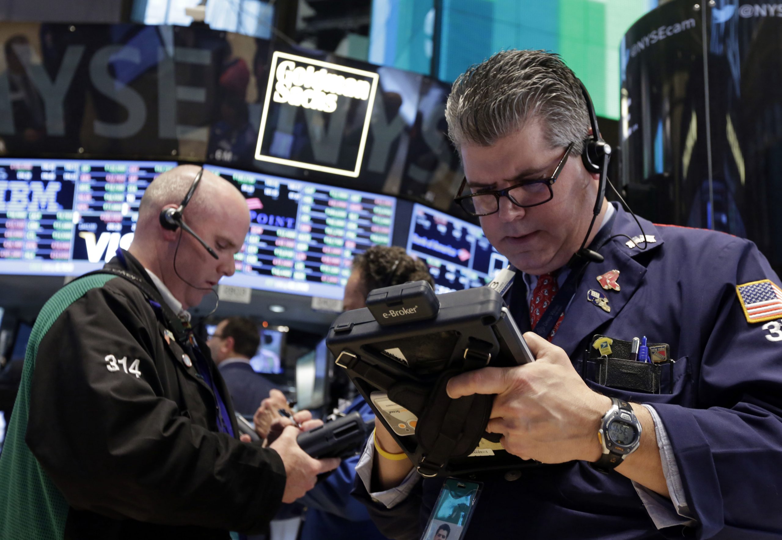 Stocks end mostly lower; Energy, utilities fade