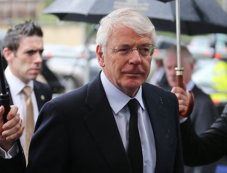 Ireland unites for funeral of ex-premier Reynolds