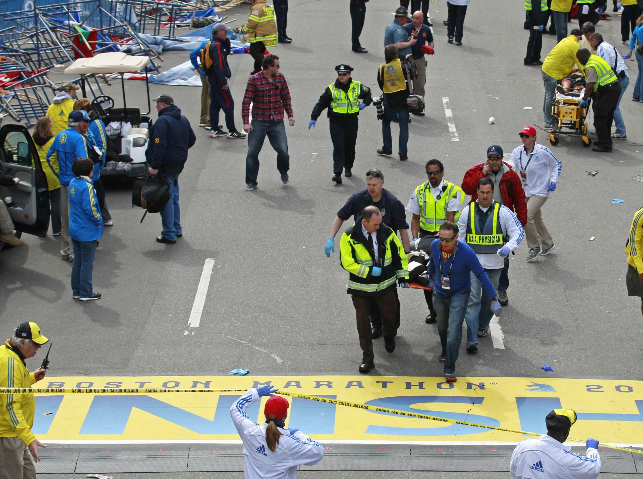 2 killed as 2 bombs explode at Boston Marathon