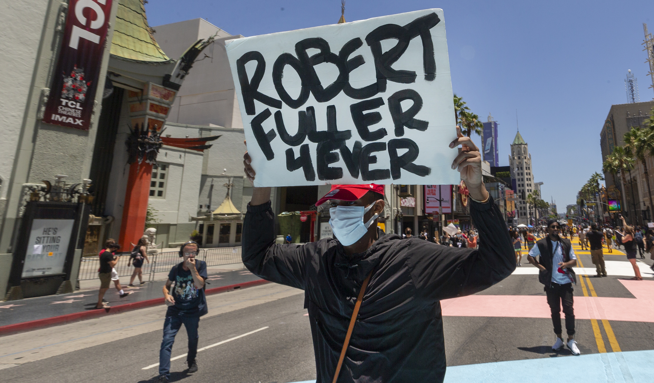 Los Angeles coroner backtracks on suicide ruling in hanging death of Robert Fuller