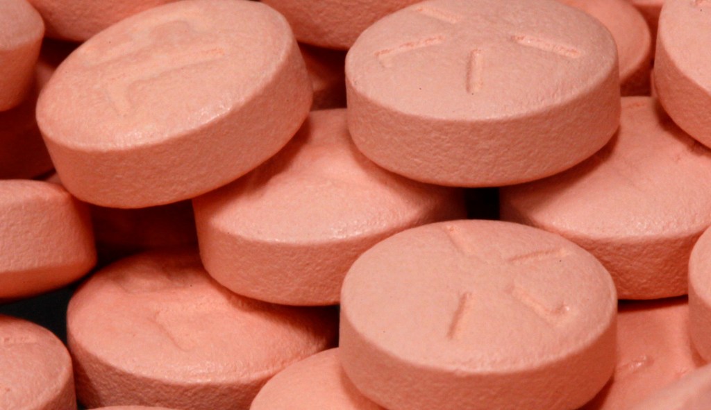 Medicare could have saved nearly $1 billion by using generics, study finds