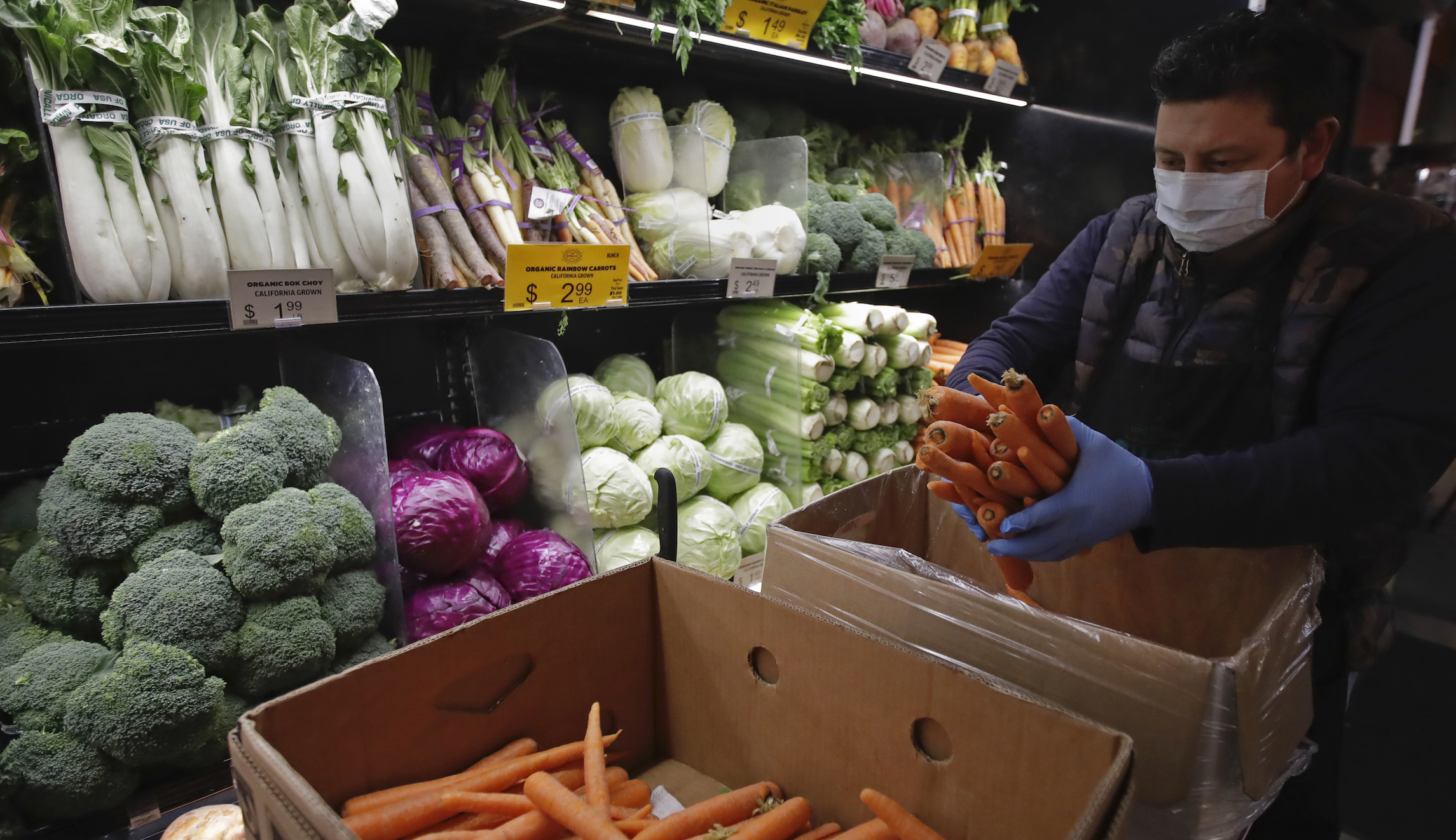 FDA: No need to wipe down food packaging