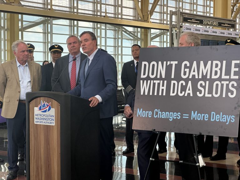 Washington-area senators warn DCA perimeter dispute risks delaying FAA reauthorization bill