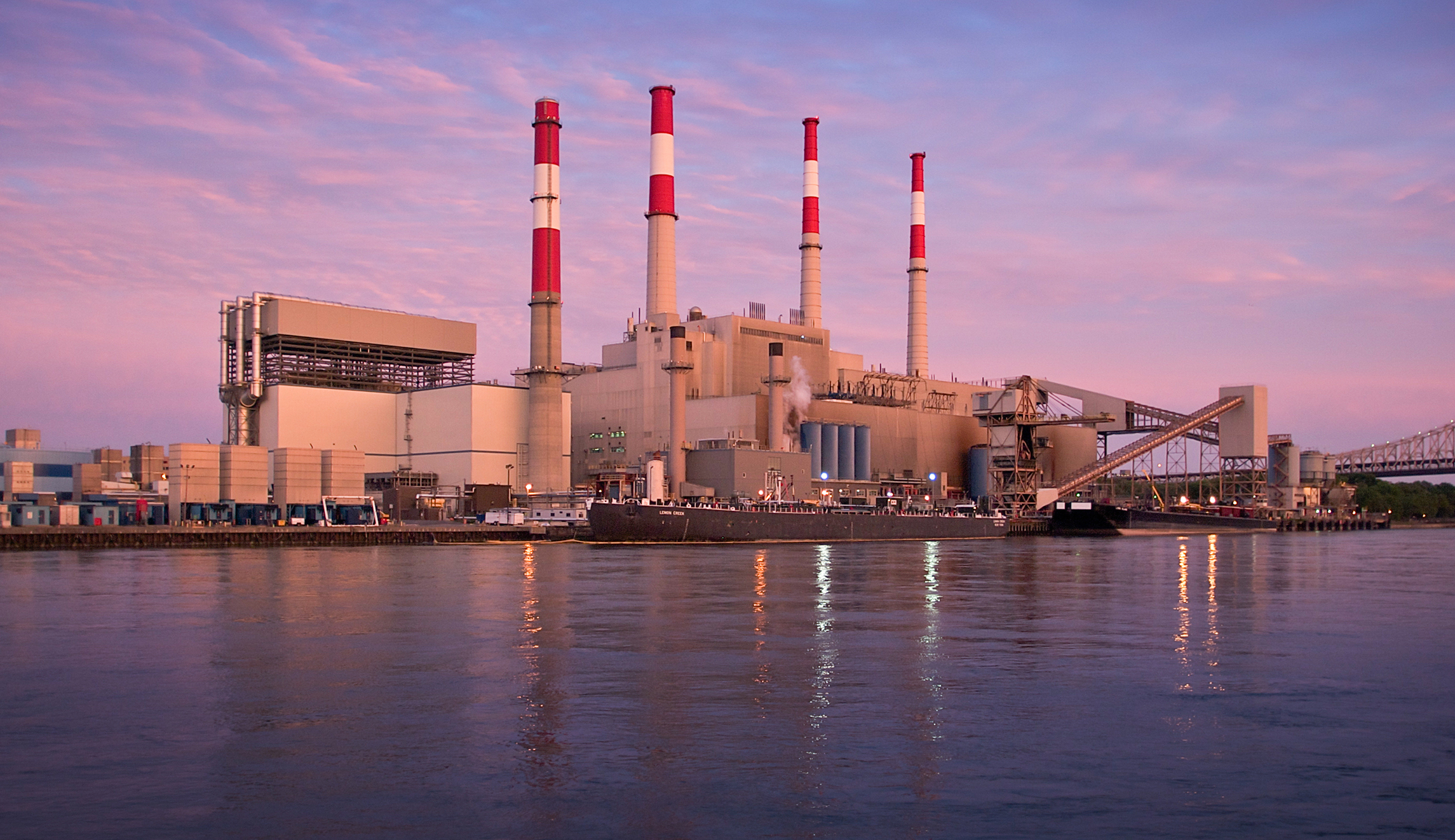 Electric utilities at risk from climate goals despite Paris exit, Moody’s says