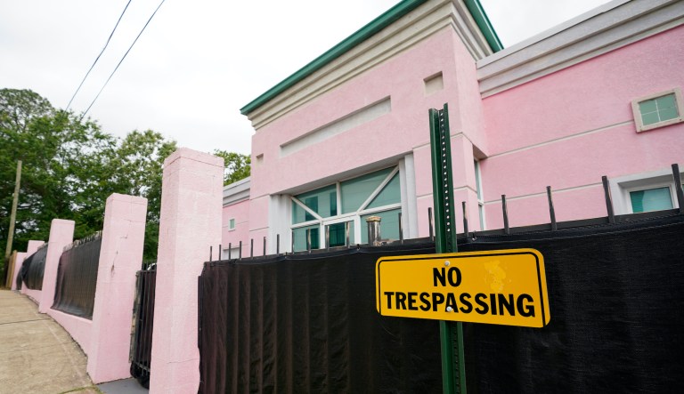 GOP presidential hopefuls ask Supreme Court to throw out Roe v Wade in abortion case