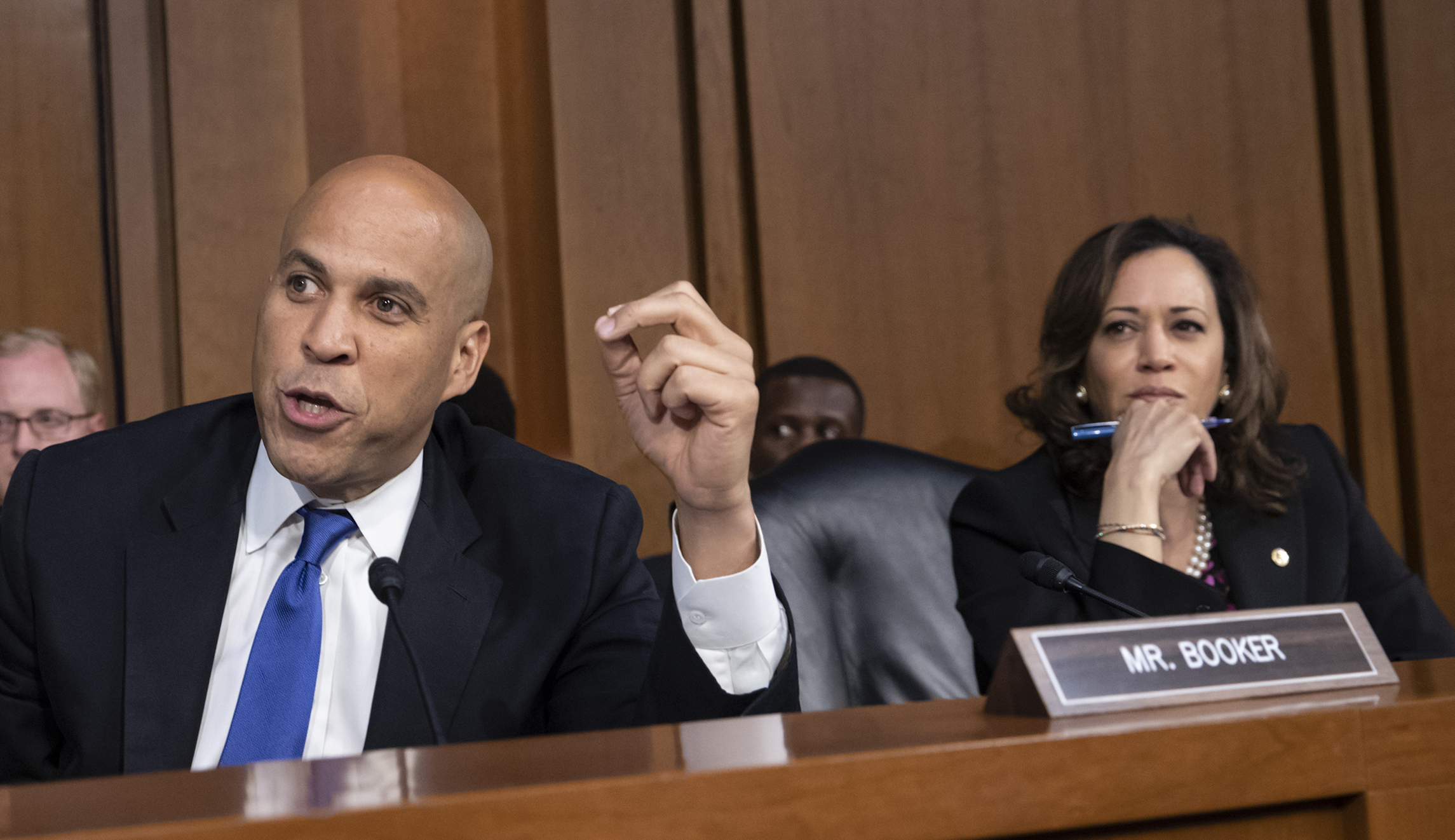 At Kavanaugh hearings, it’s Kamala vs. Cory
