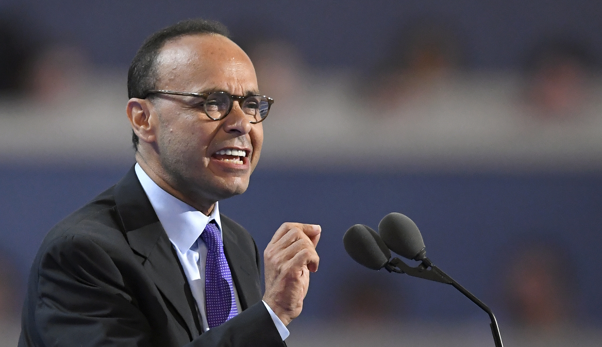 Luis Gutierrez demands Trump resign ‘immediately’