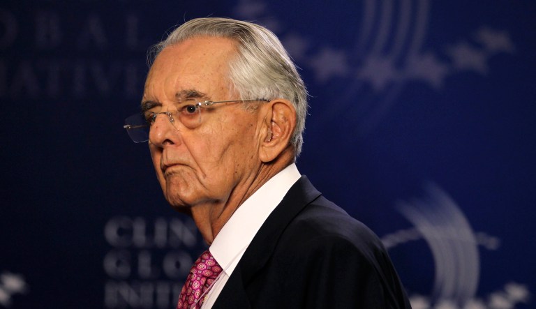 Debt hawk Pete Peterson dies at 91, funded fiscally conservative groups