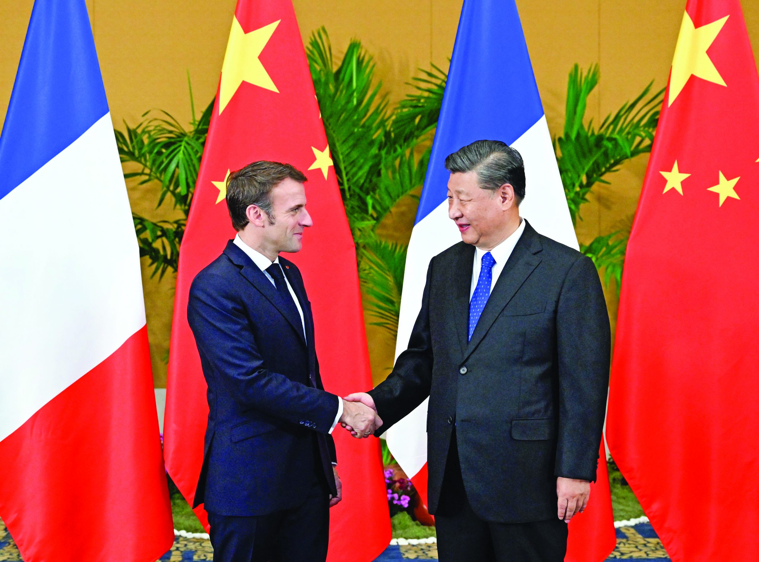 INDONESIA-BALI-CHINA-XI JINPING-FRANCE-MACRON-MEETING
