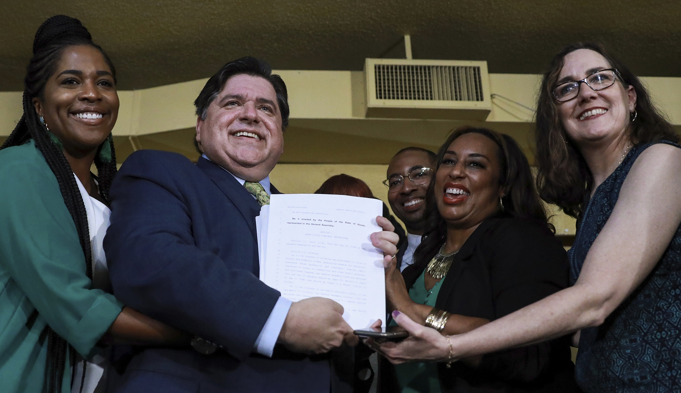 Illinois becomes next state to legalize recreational pot