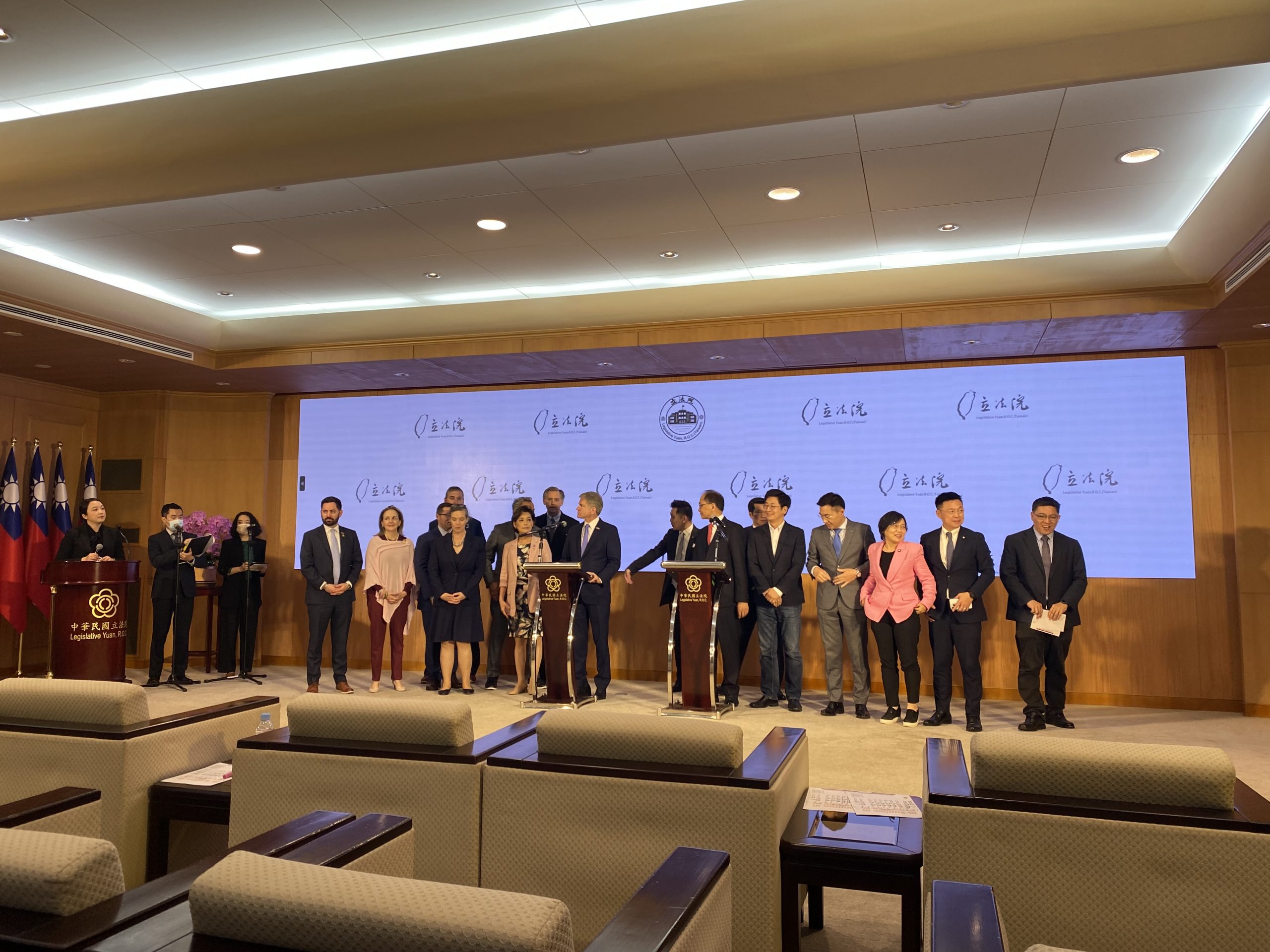 McCaul and You Hold Presser at Legislative Yuan
