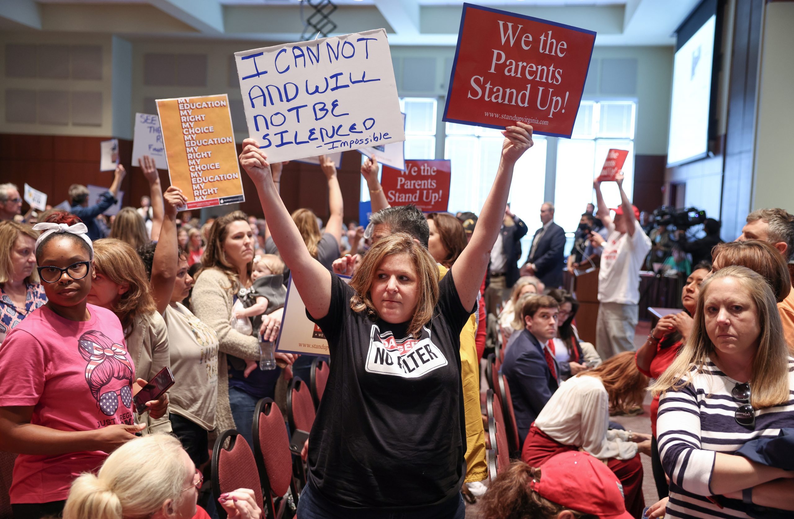 Parent group petitions state to oust Loudoun superintendent