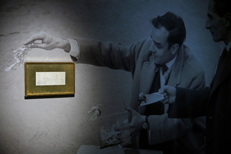 A receipt intended to authenticate the transfer of an invisible work by the French artist Yves Klein, titled 