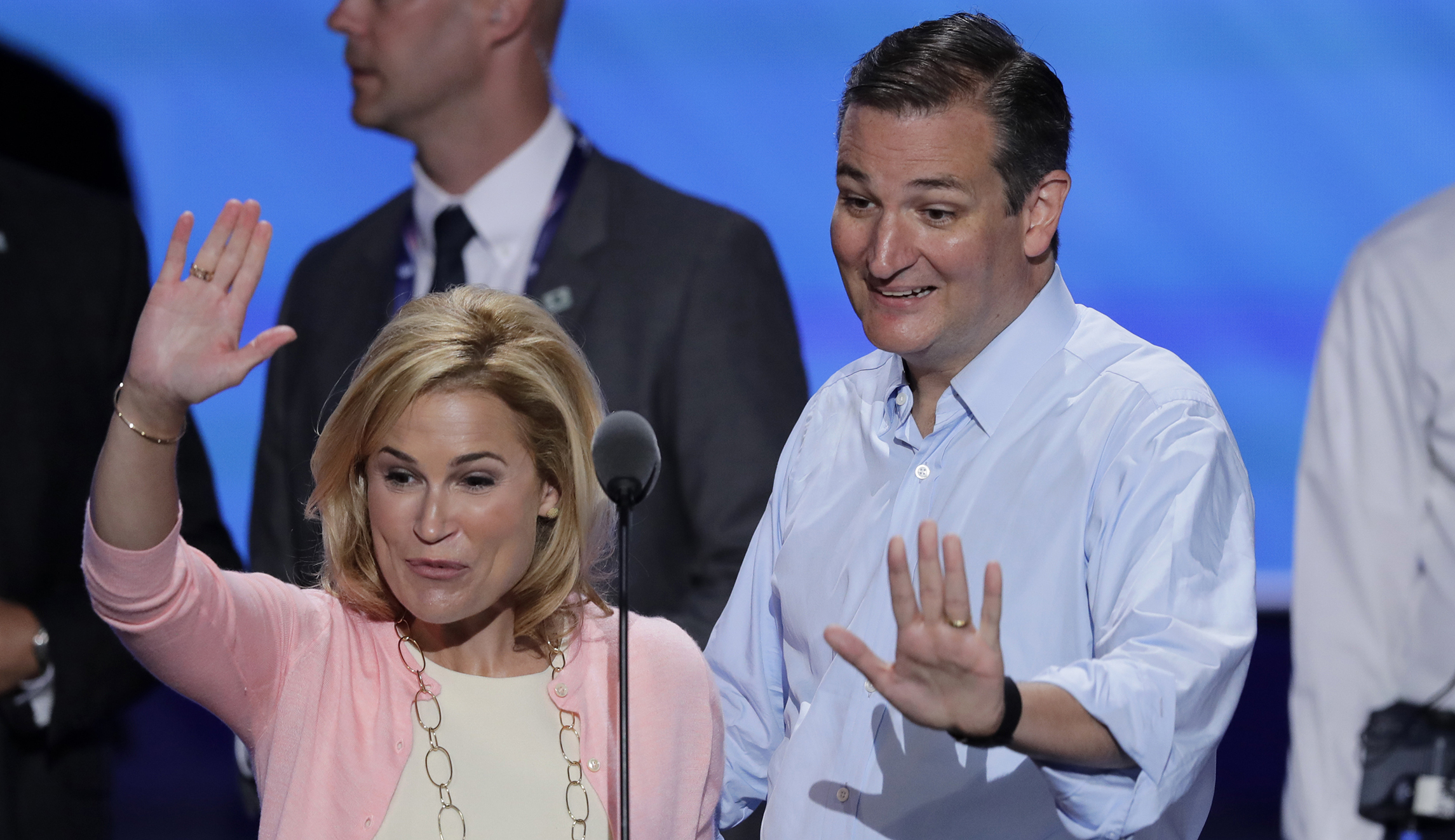 Ted Cruz, wife came back to finish their ‘exceptional meal’ after protesters left, chef says