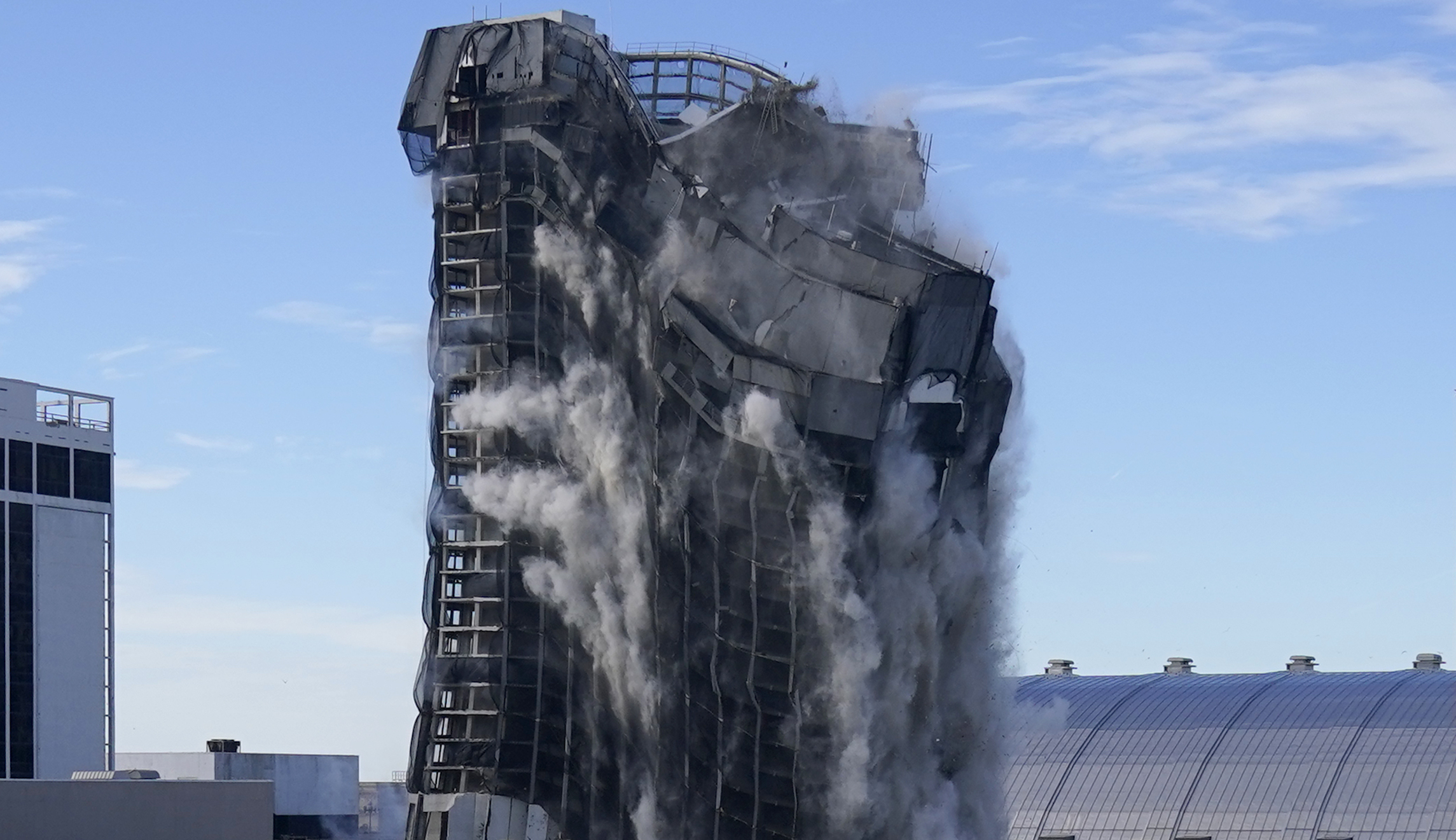 ‘Let’s clear the air’: Las Vegas to reopen first smoke-free casino