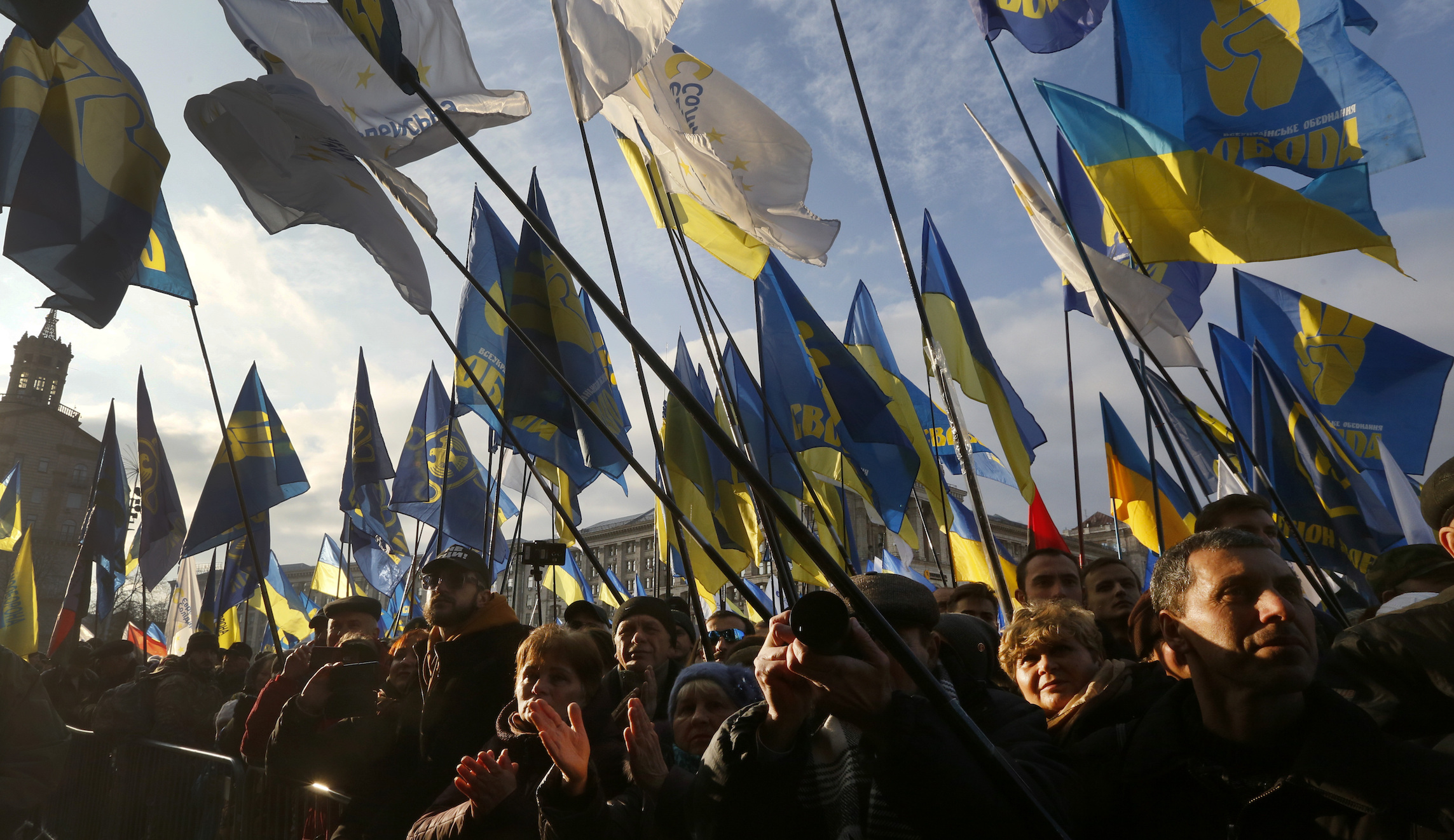 Ukrainian refugees in Washington scramble for work authorization