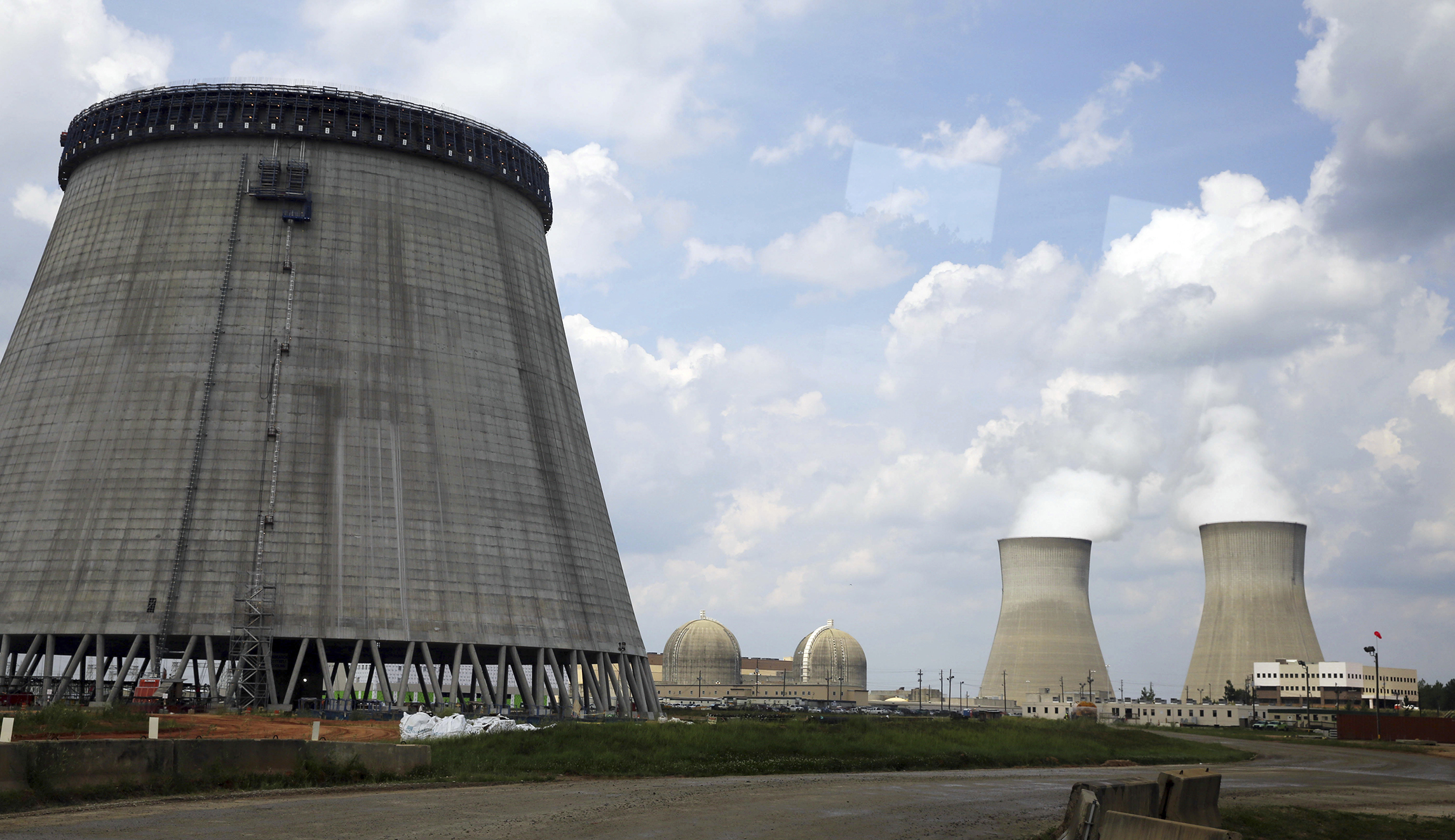 Rick Perry helps ailing Georgia nuclear plant with $3.7 billion in financing