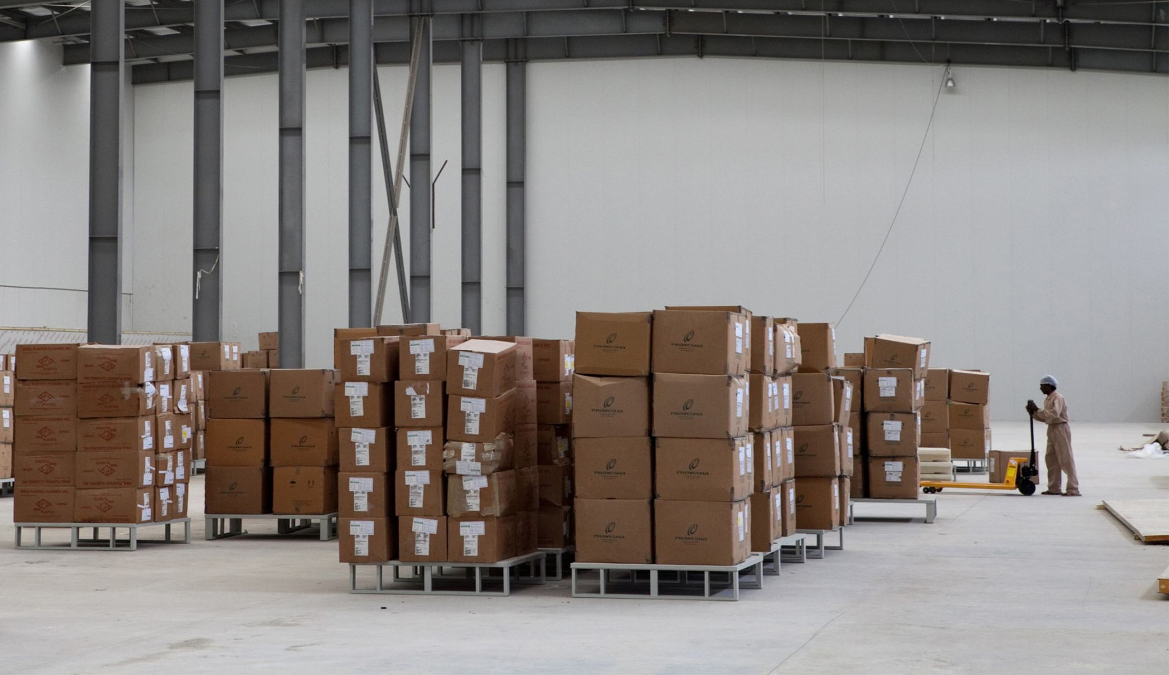 Manufacturing hungers for workers