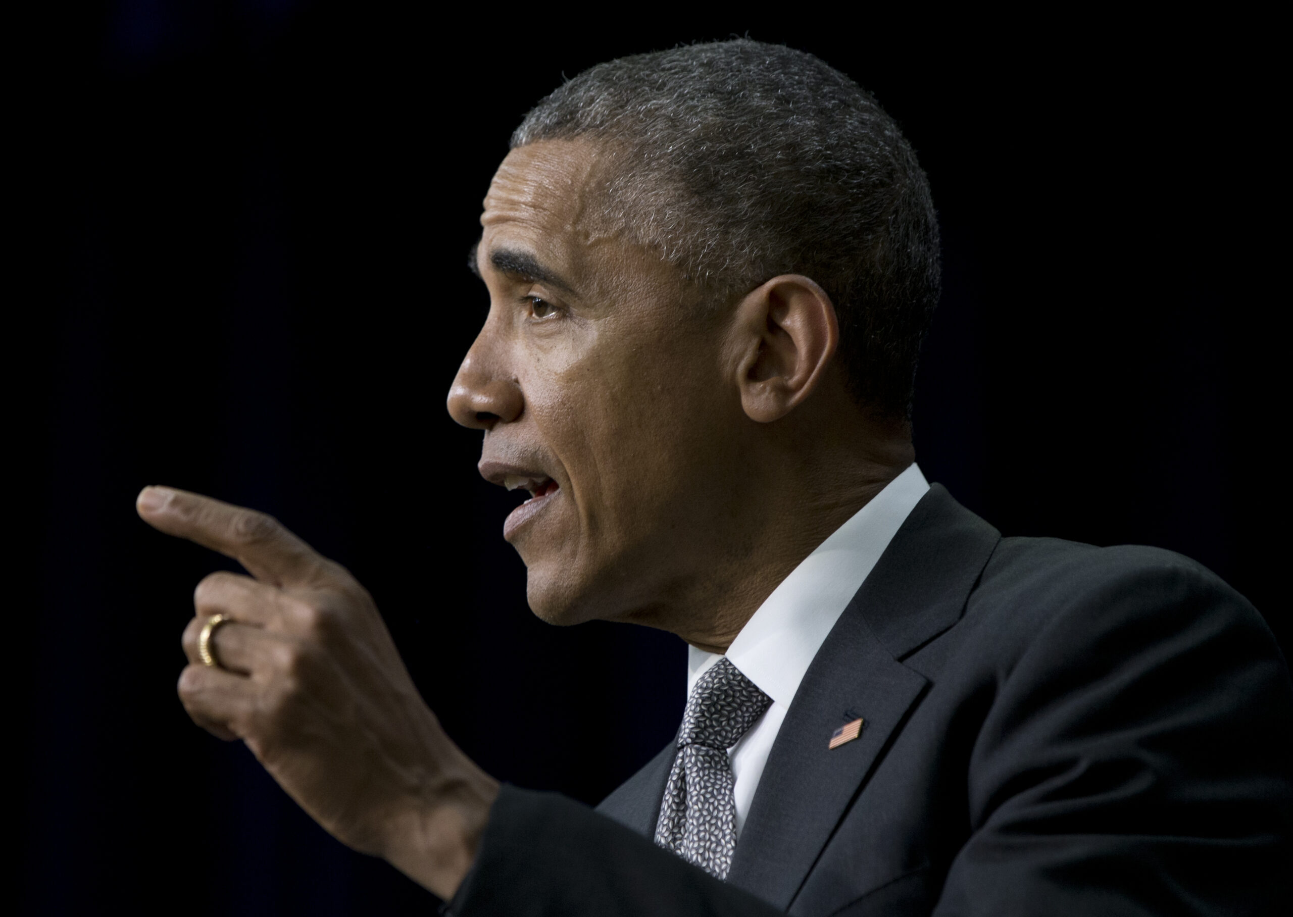 Obama says Warren flat-out wrong on Asian trade deal