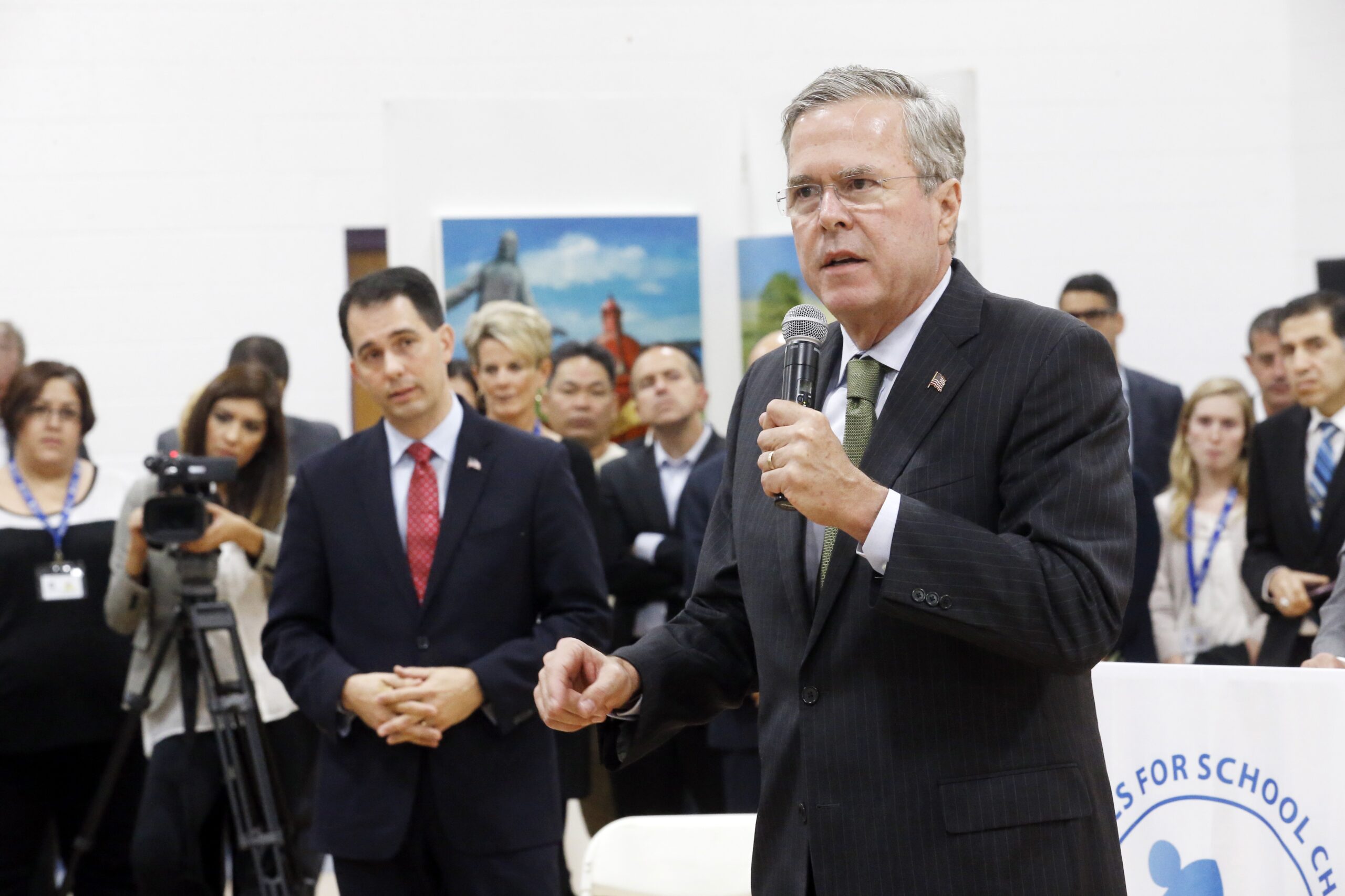 Top Bush surrogate goes easy on Rubio