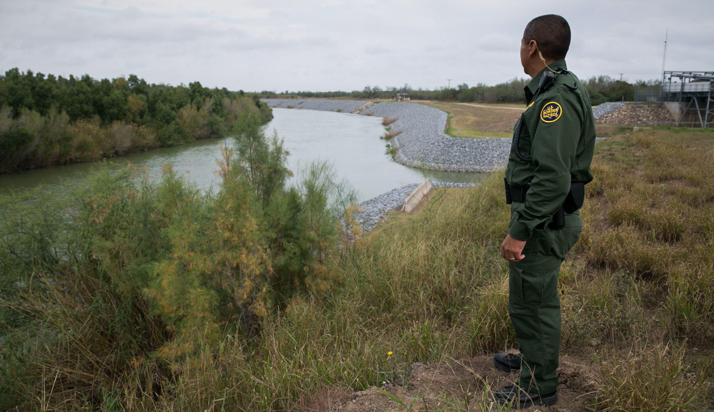 Texas has a big problem with asylum seekers, and a wall won’t fix it