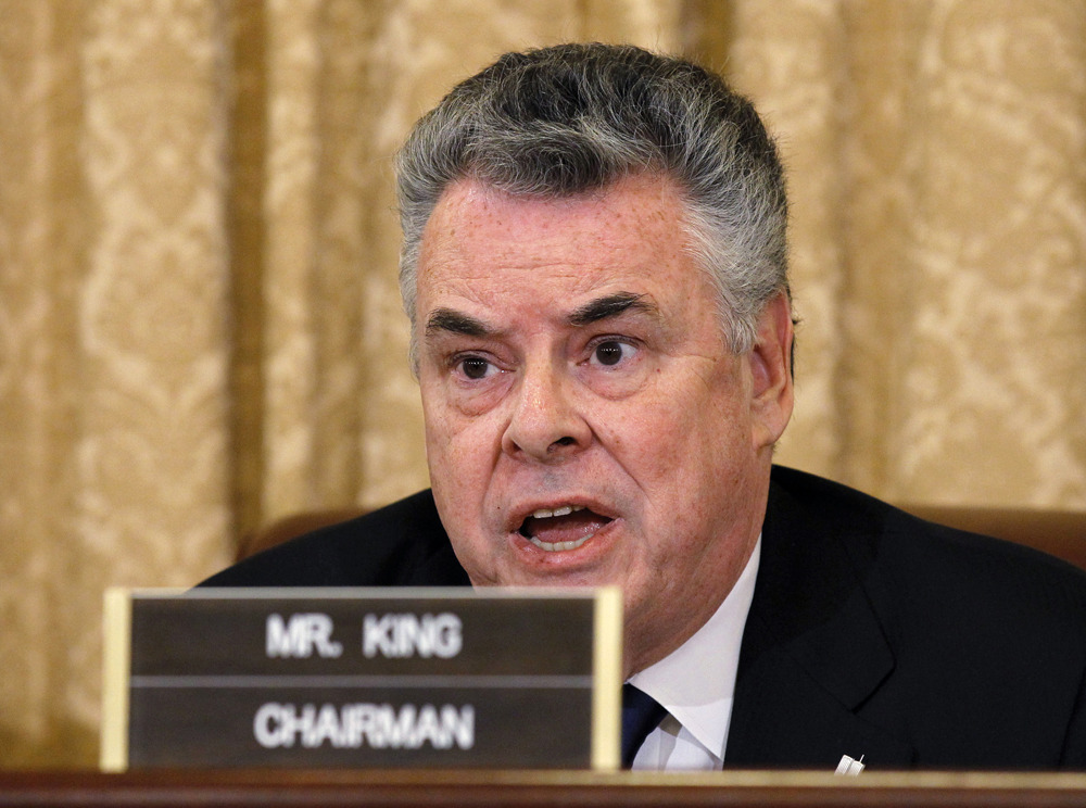 Obama backs Secret Service director amid scandal