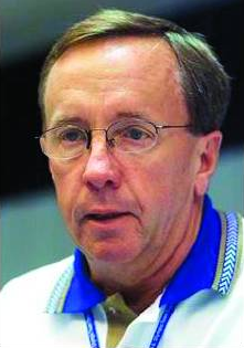 Prominent swim coach Rick Curl charged with child abuse