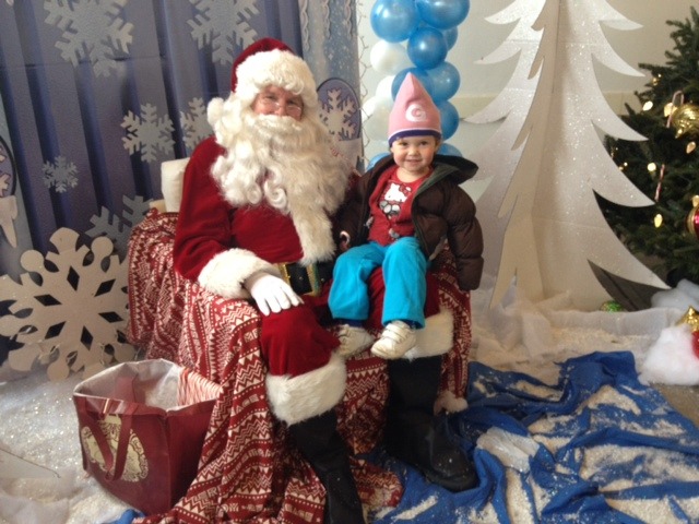 Tommy Wells reprises Santa role