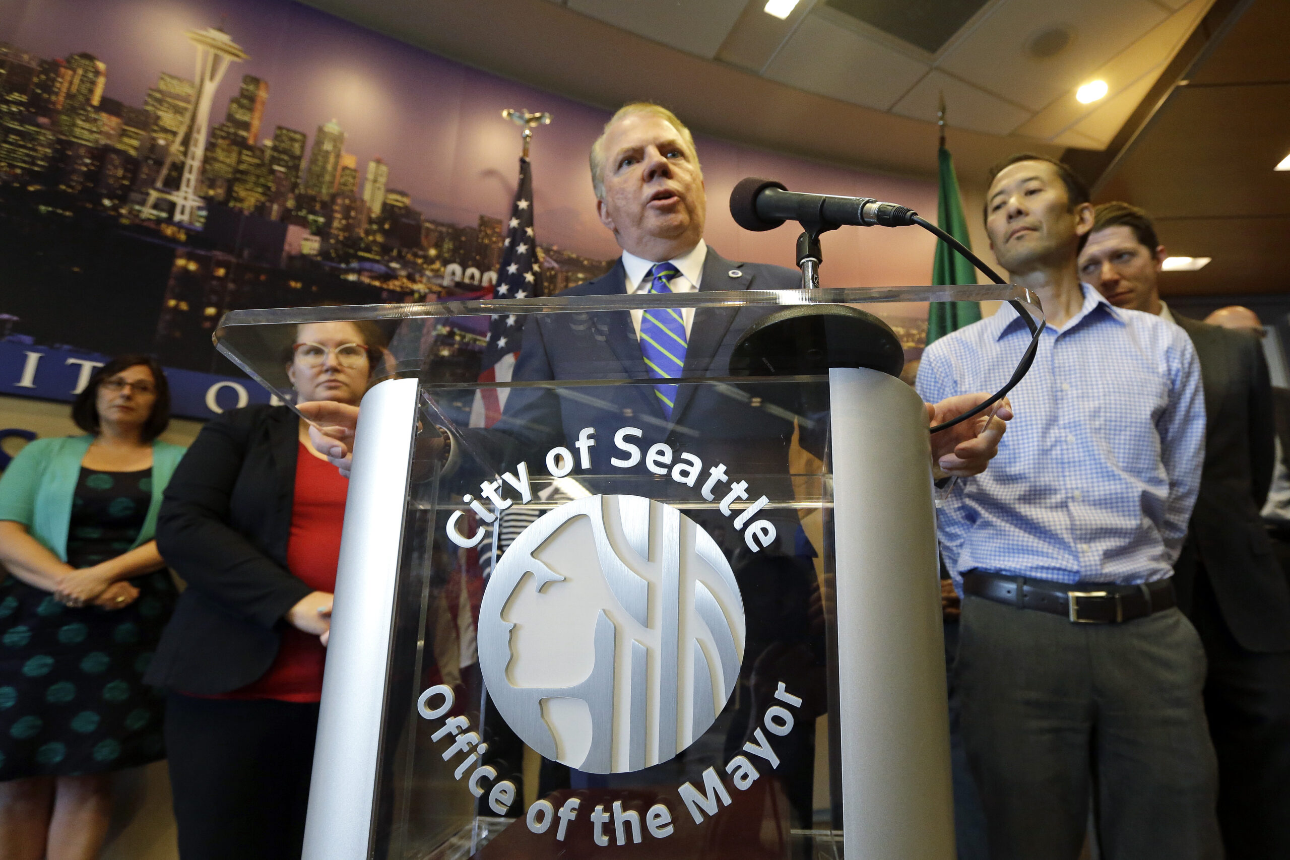 Emails show Seattle mayor worked to undermine $15 minimum wage study