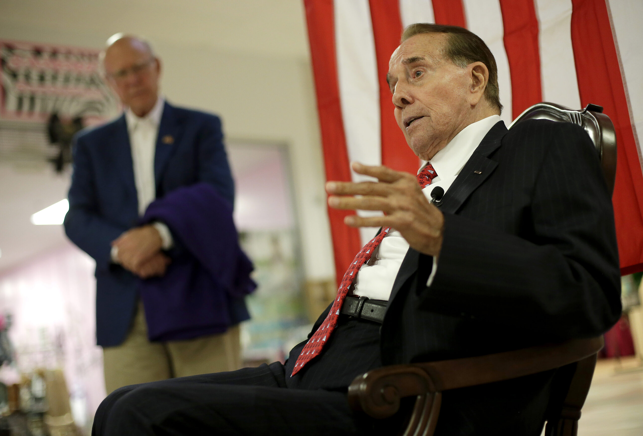 Bob Dole endorses Jeb Bush