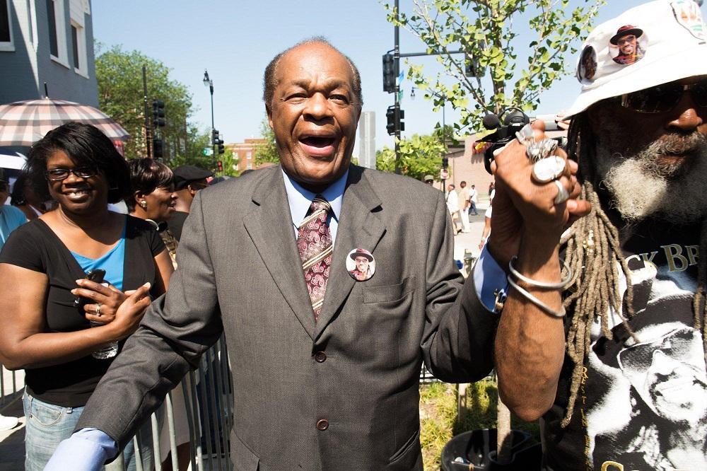Marion Barry lectures on ethics during chaotic Council session