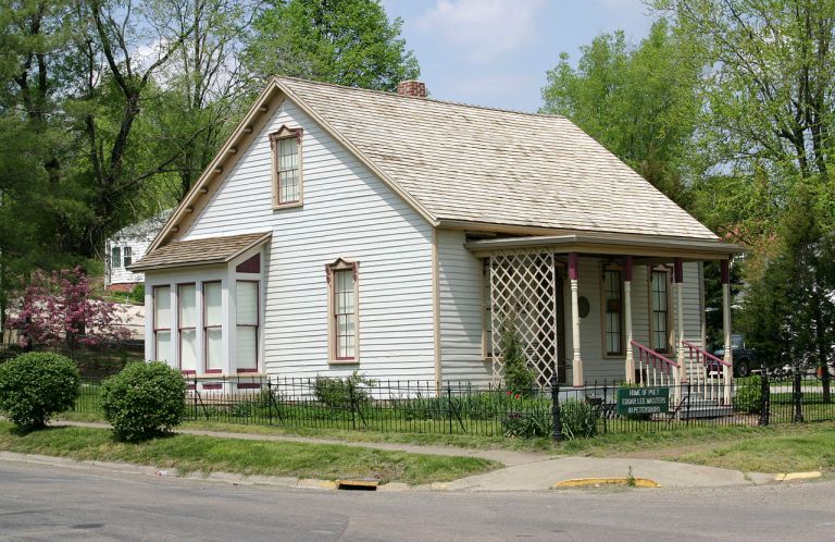 Prufrock: Eliot’s Marriage, the Literary Midwest, and Evelyn Waugh’s ‘Sword of Honour’ Trilogy