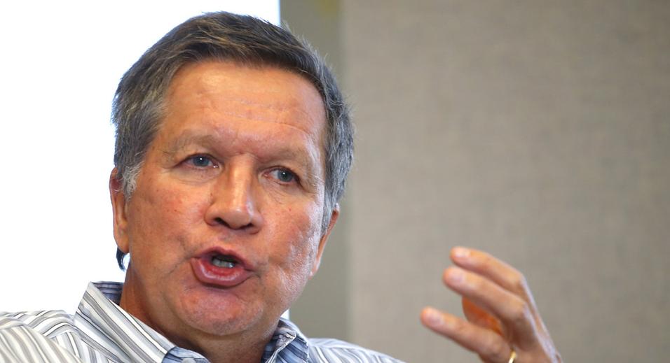Uh oh: Clinton could lose Ohio big to Paul, Kasich