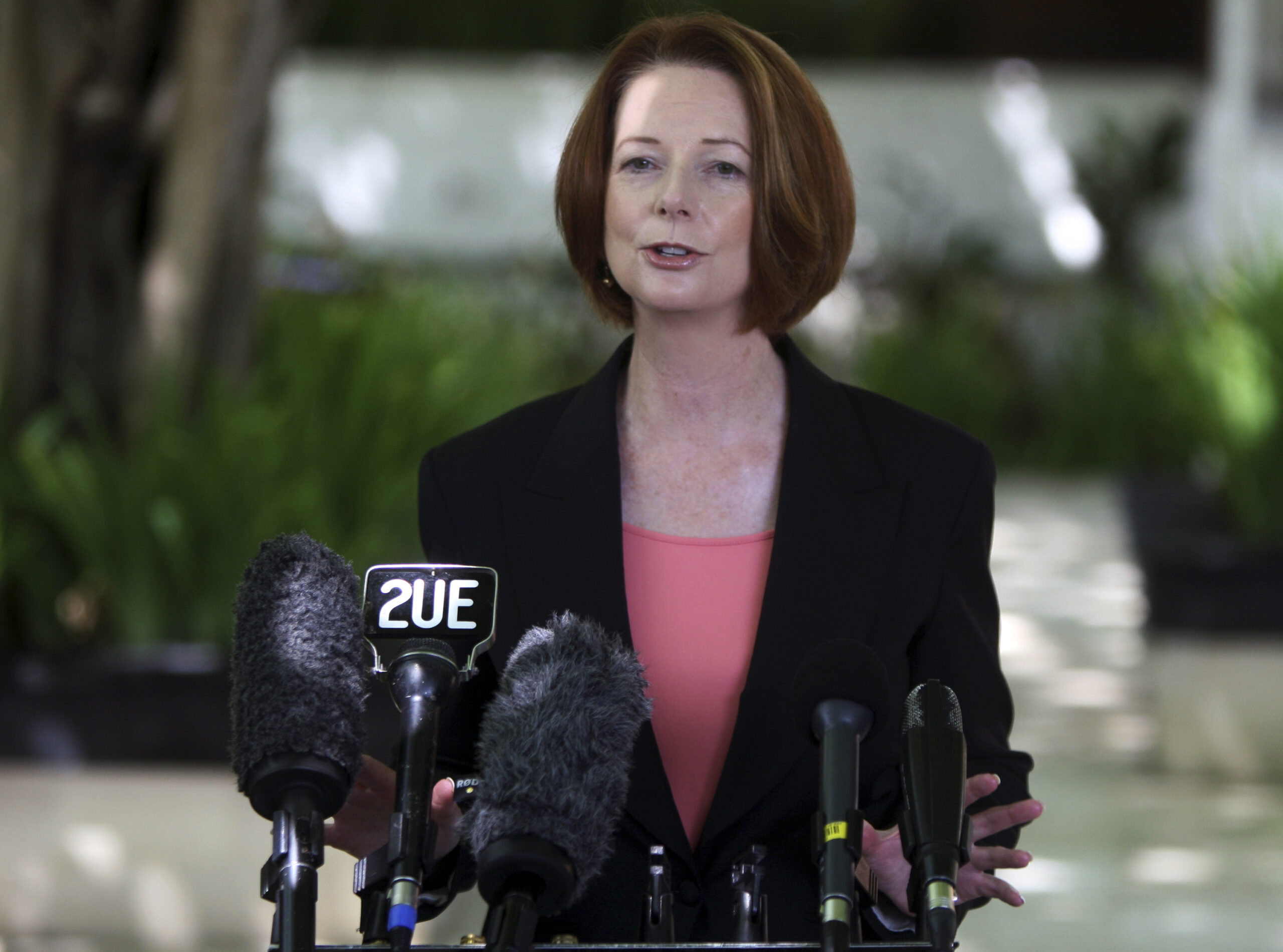 Sympathy over US school shooting stretches globe