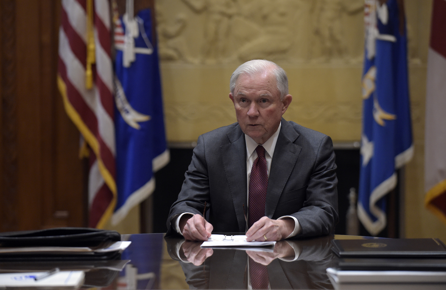 Democrats call on Sessions to sit out Russian investigation