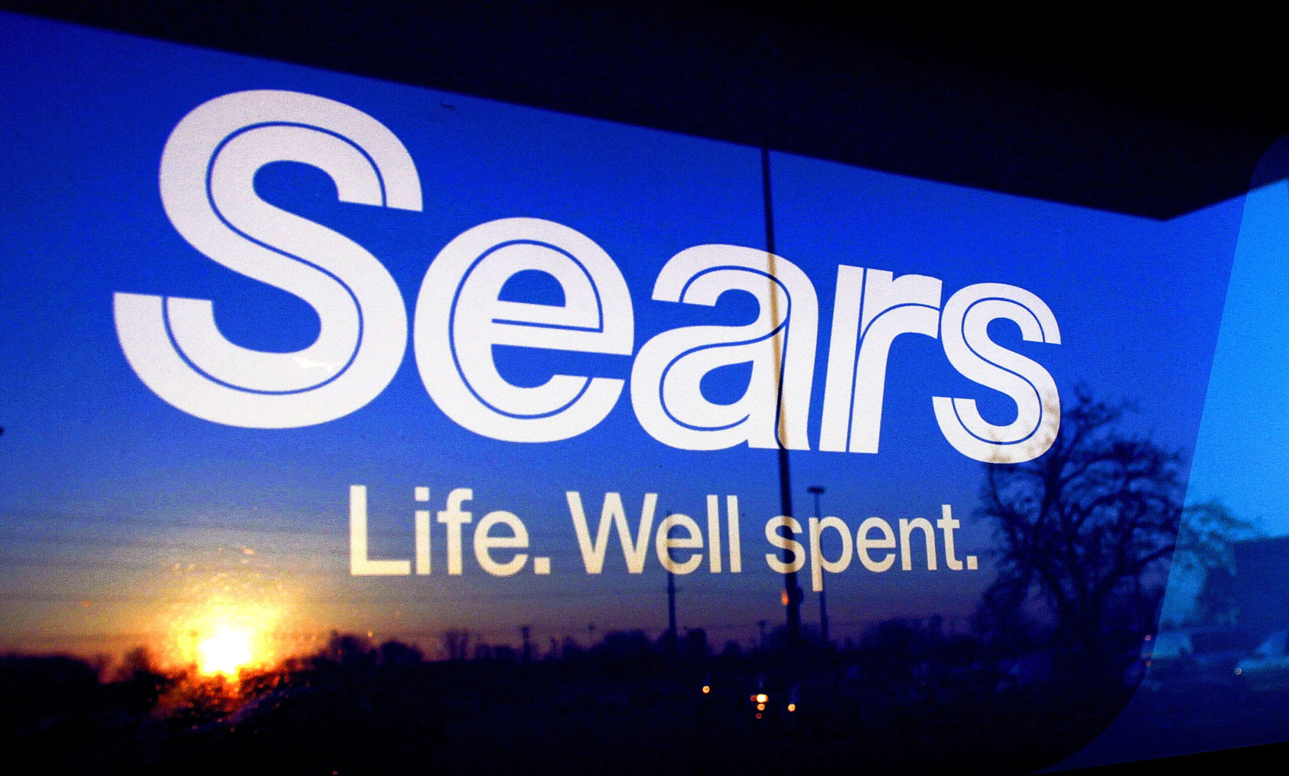 Sears’ biggest stockholder pushes for breakup