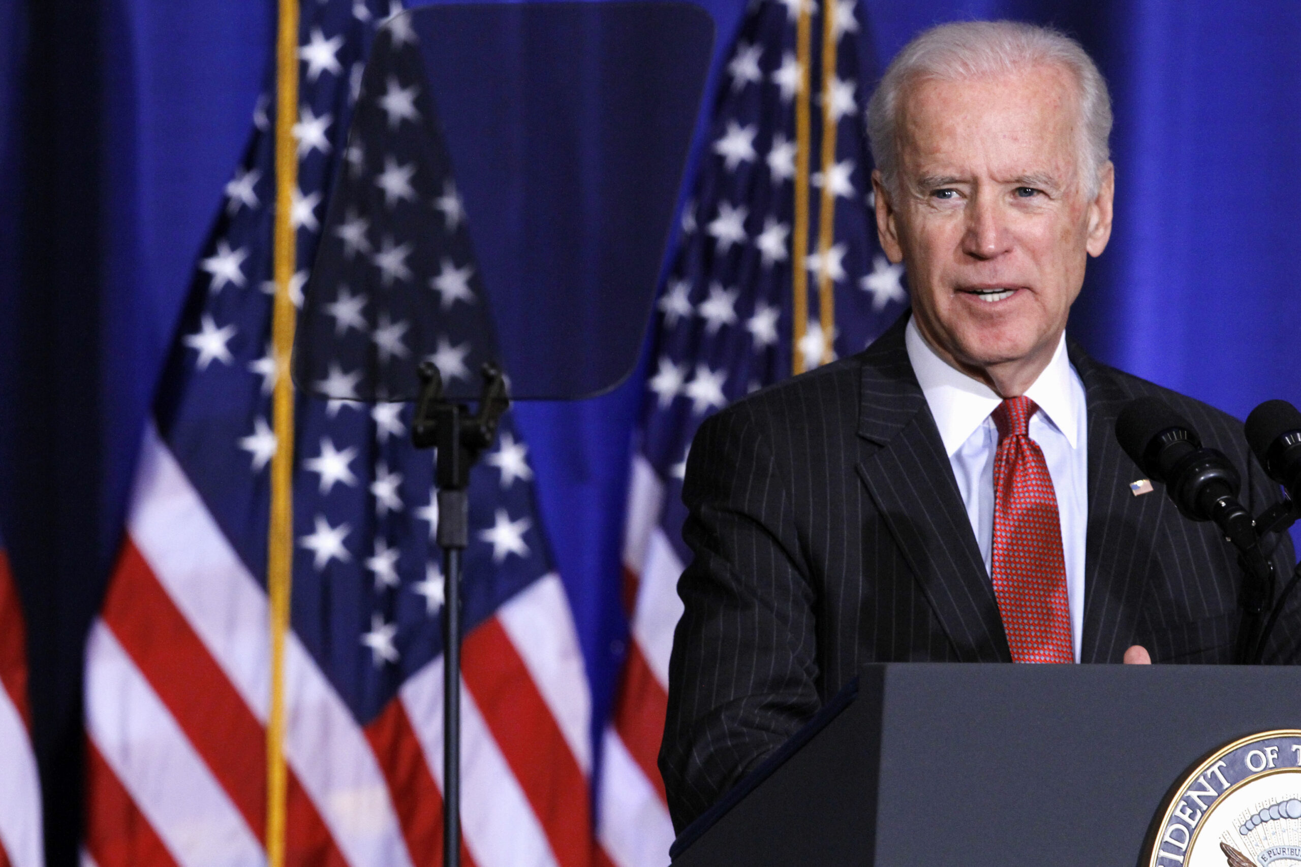 Biden calls for free community college with tax increase on wealthy