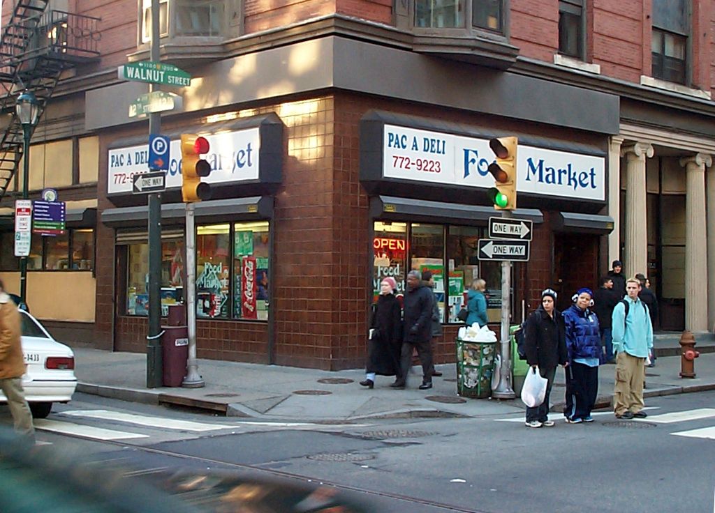 Afternoon Links: Philly Targets the Bodega, Top Rated Fake Restaurants, and Senatorial Tears