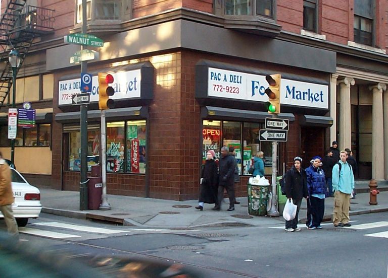 Afternoon Links: Philly Targets the Bodega, Top Rated Fake Restaurants, and Senatorial Tears